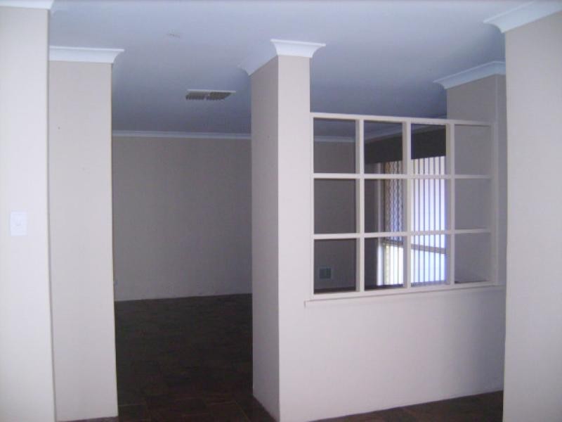 30 Chidzey Drive, Seville Grove WA 6112