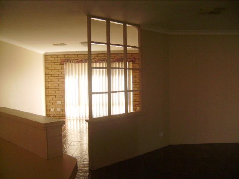 30 Chidzey Drive, Seville Grove WA 6112