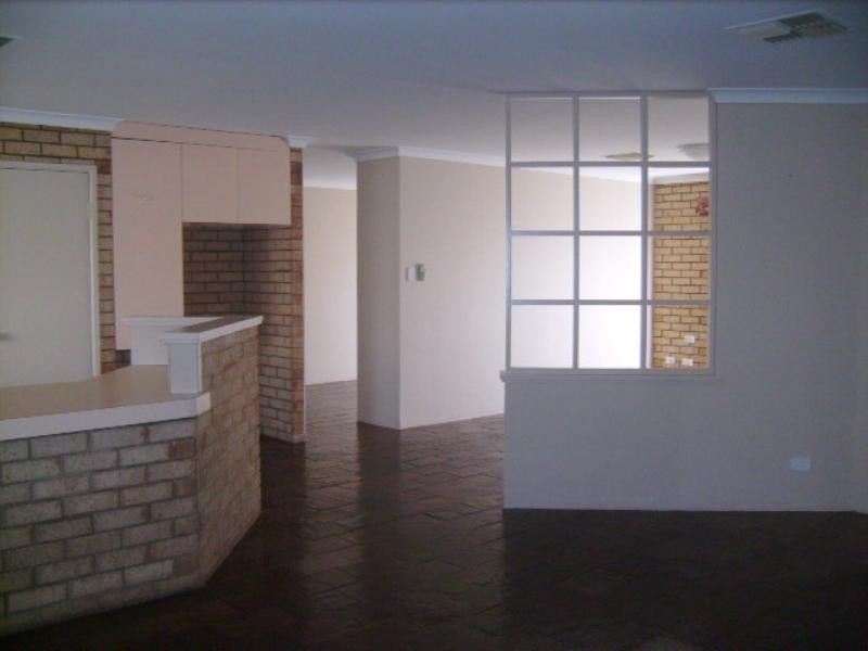 30 Chidzey Drive, Seville Grove WA 6112