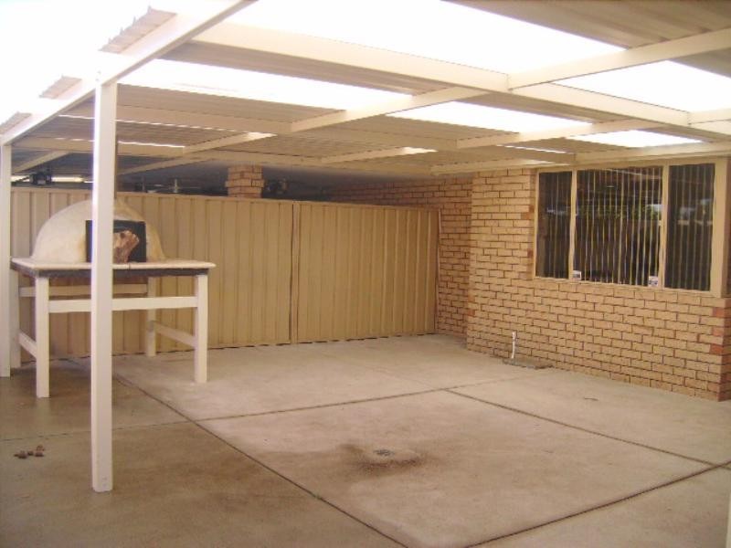 30 Chidzey Drive, Seville Grove WA 6112