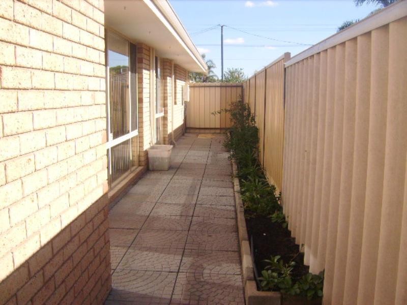 30 Chidzey Drive, Seville Grove WA 6112