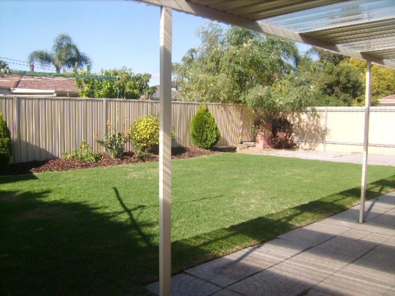 30 Chidzey Drive, Seville Grove WA 6112