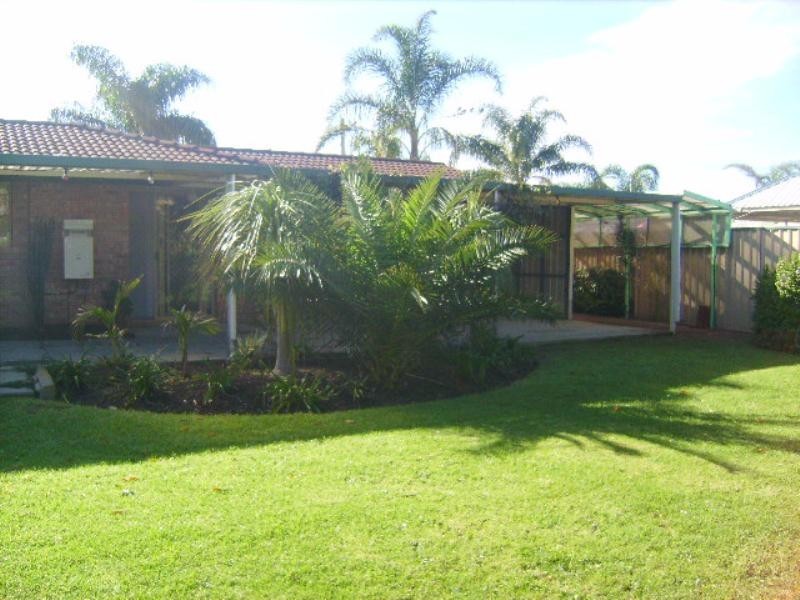 4 Denning Court, Seville Grove WA 6112