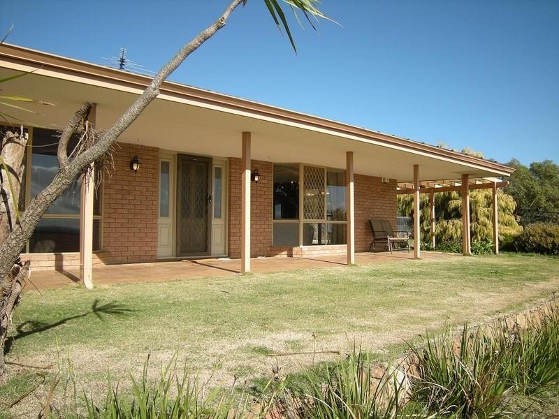 56 Henrietta Avenue, Mount Nasura WA 6112