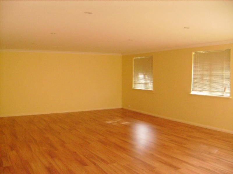 327 Eleventh Road, Brookdale WA 6112