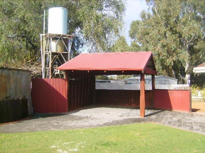 327 Eleventh Road, Brookdale WA 6112