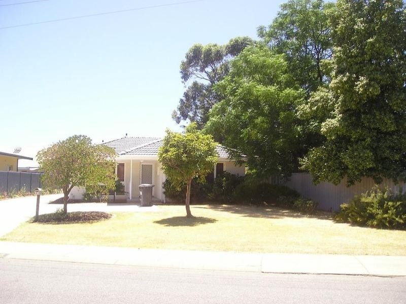 8 Numulgi Street, Armadale WA 6112