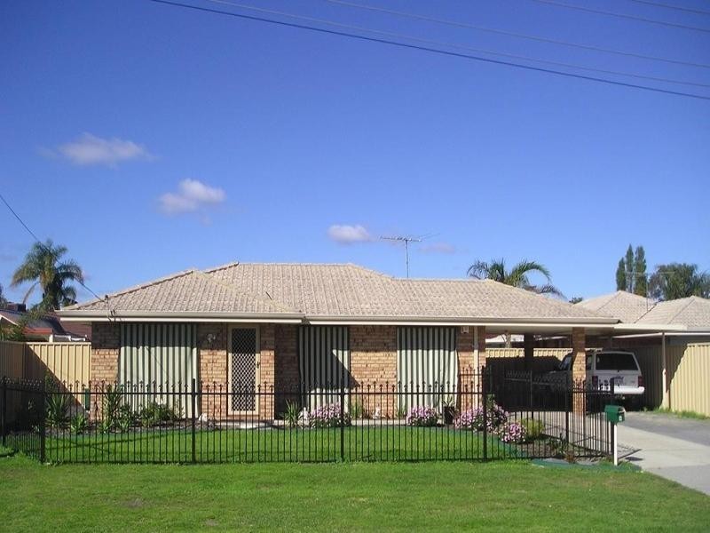 5 Piesse Place, Seville Grove WA 6112