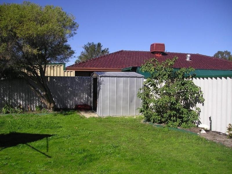 5 Piesse Place, Seville Grove WA 6112