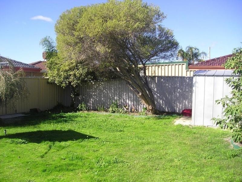 5 Piesse Place, Seville Grove WA 6112