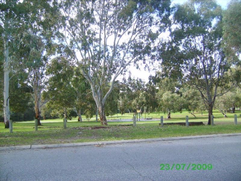 17A Glenbrook Road, Thornlie WA 6108