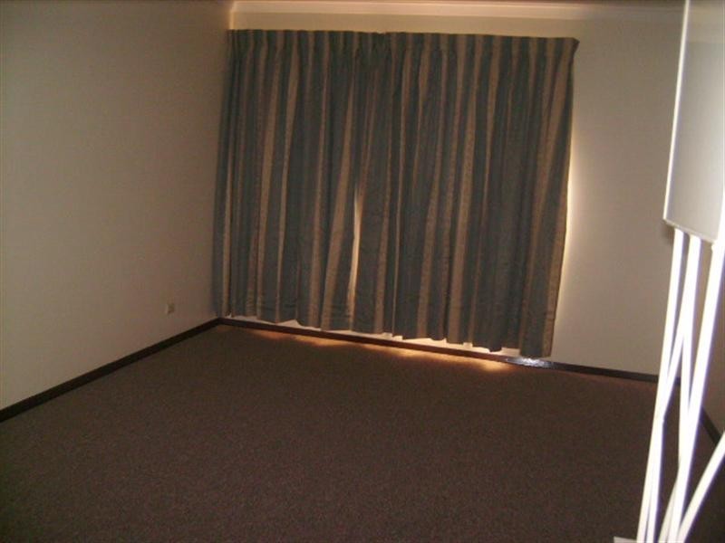 17A Glenbrook Road, Thornlie WA 6108