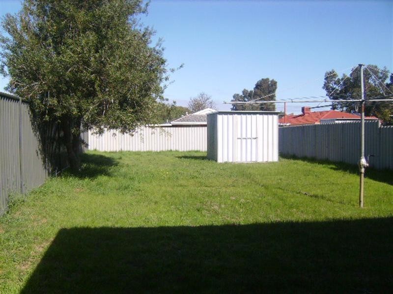 17A Glenbrook Road, Thornlie WA 6108