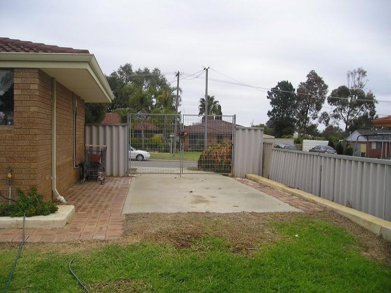 10 Brixey Court, Armadale WA 6112