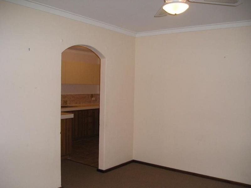 2/103 Seventh Road, Armadale WA 6112