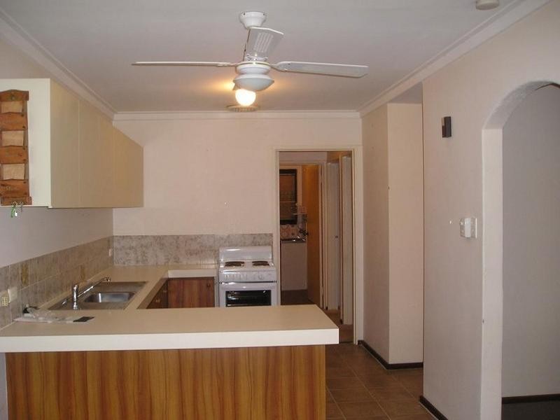 2/103 Seventh Road, Armadale WA 6112