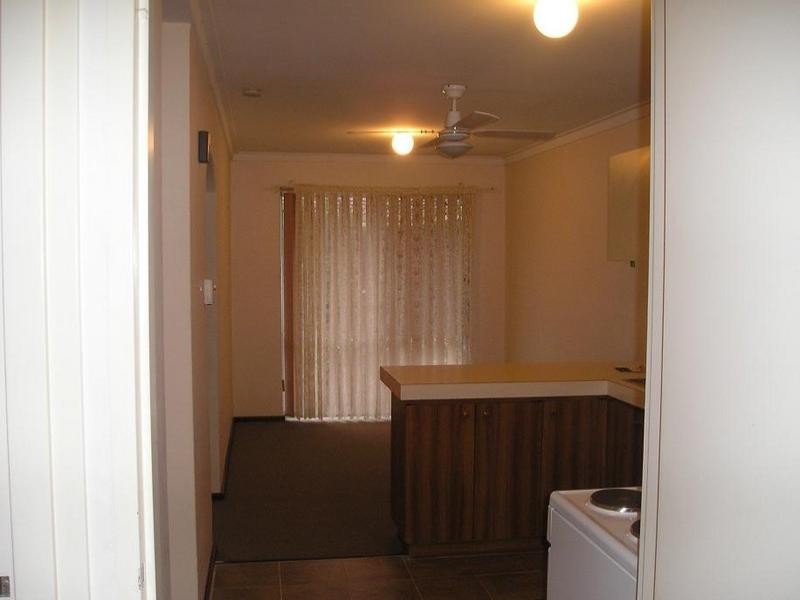 2/103 Seventh Road, Armadale WA 6112