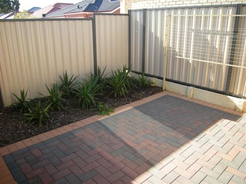 1/65 Little John Road, Armadale WA 6112