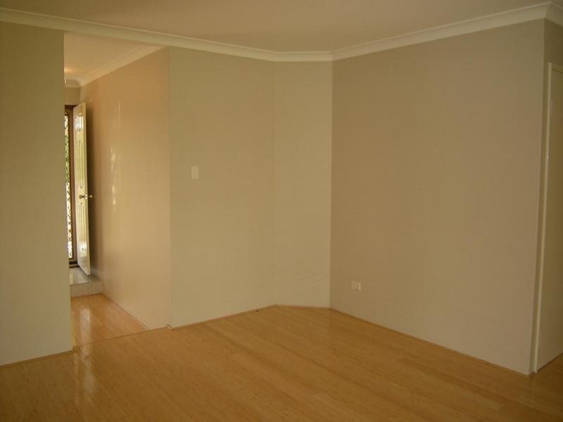 118 Strawberry Drive, Seville Grove WA 6112