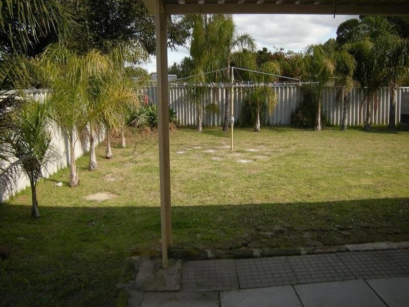 118 Strawberry Drive, Seville Grove WA 6112