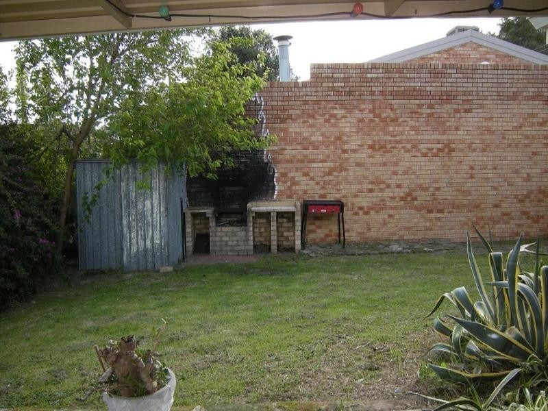 118 Strawberry Drive, Seville Grove WA 6112