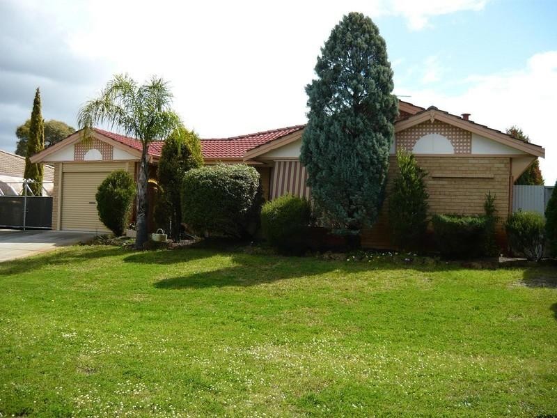 4 Honeyeater Retreat, Brookdale WA 6112