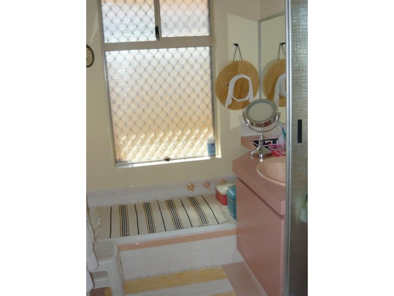 4 Honeyeater Retreat, Brookdale WA 6112