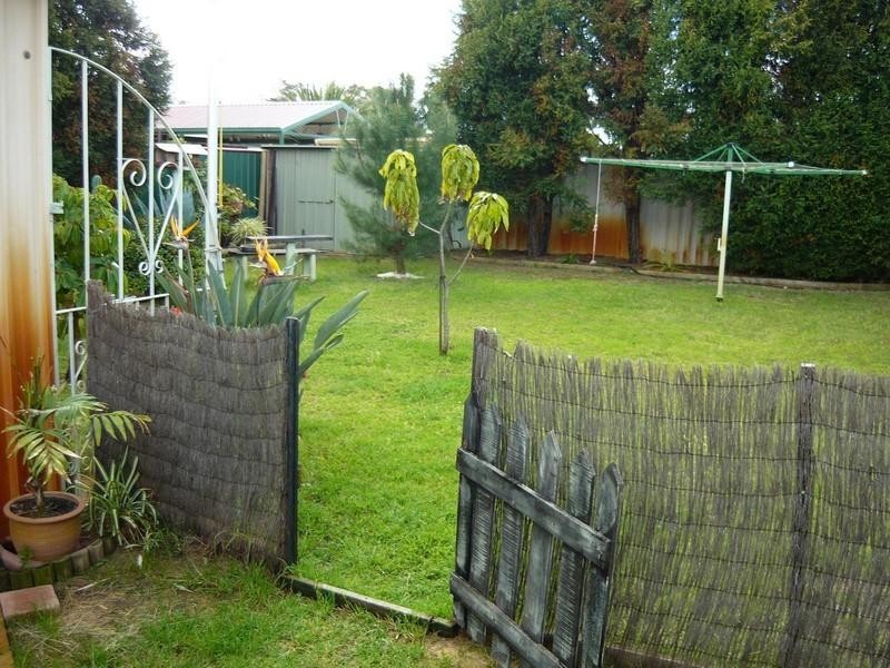 4 Honeyeater Retreat, Brookdale WA 6112