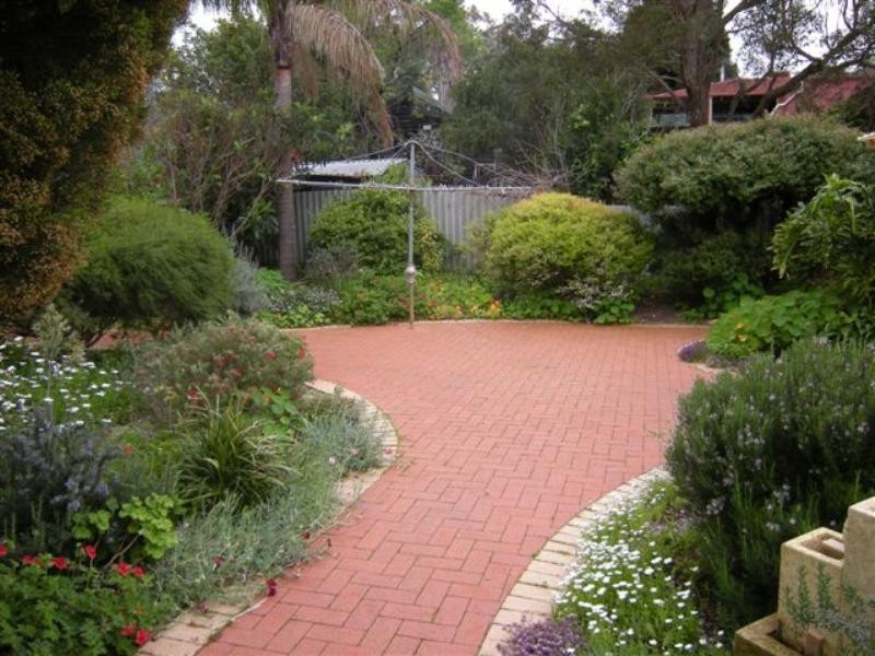 12 Melanda Street, Kelmscott WA 6111