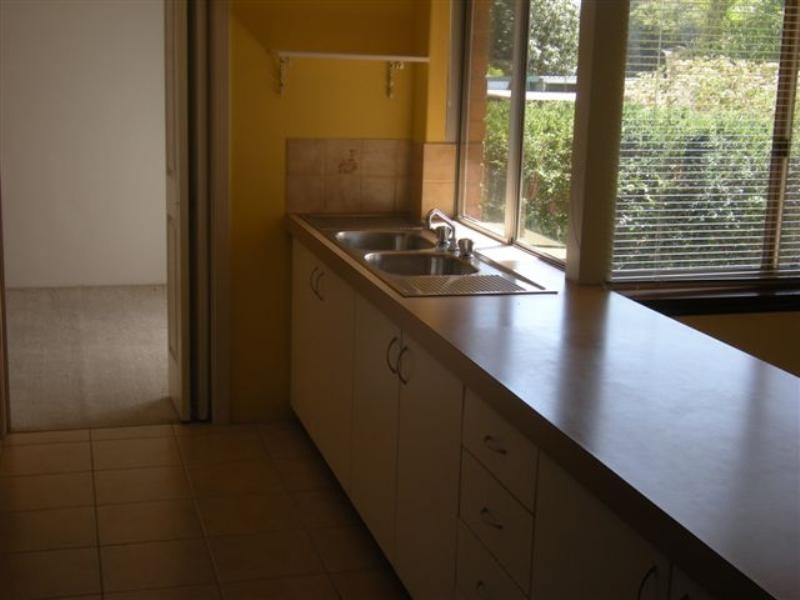 12 Melanda Street, Kelmscott WA 6111