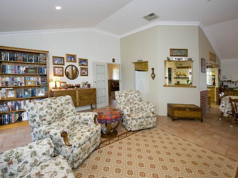 46 Talus Drive, Mount Richon WA 6112