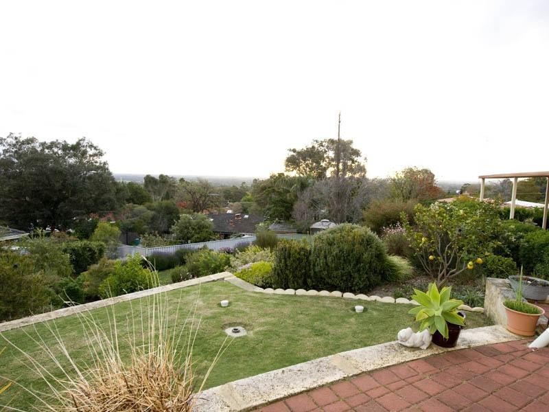 46 Talus Drive, Mount Richon WA 6112