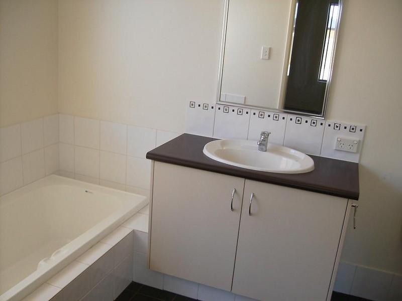 17 Kerrison Parade, Seville Grove WA 6112