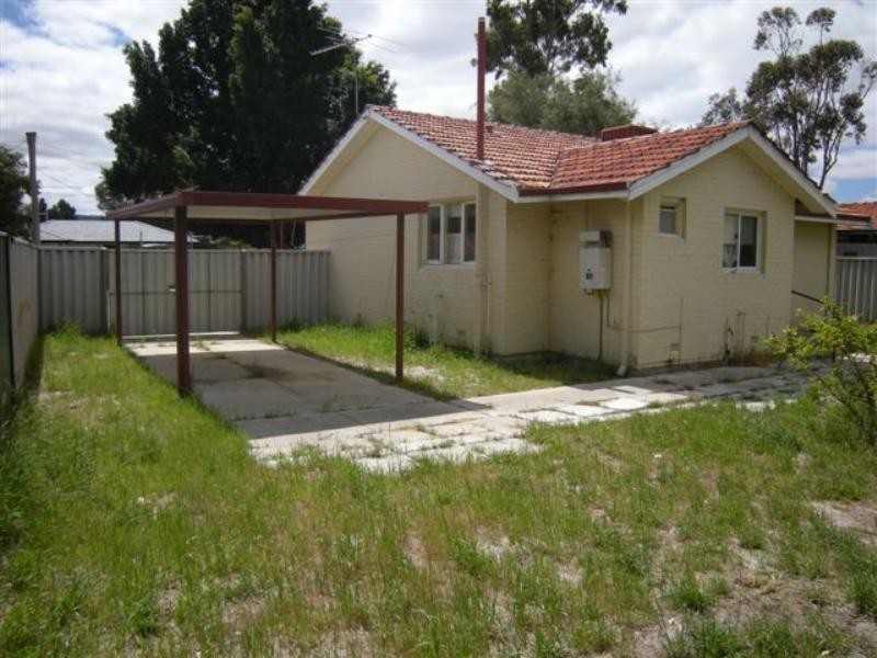 26 Hollybush Way, Kelmscott WA 6111