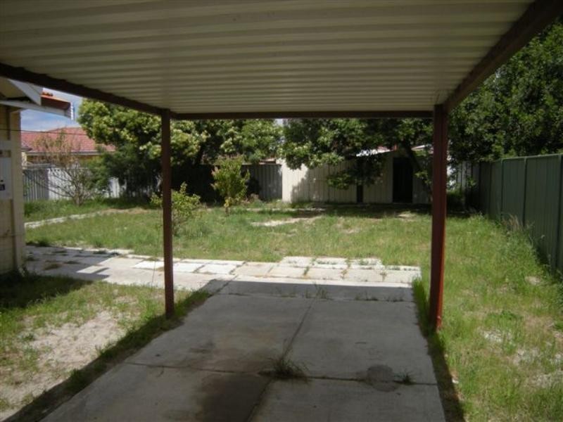 26 Hollybush Way, Kelmscott WA 6111