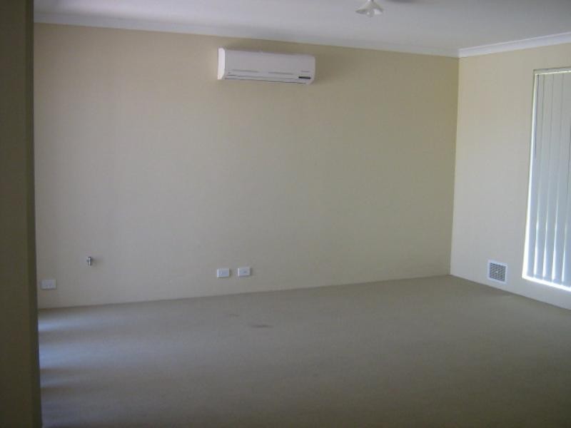 29/91 Lowanna Way, Armadale WA 6112