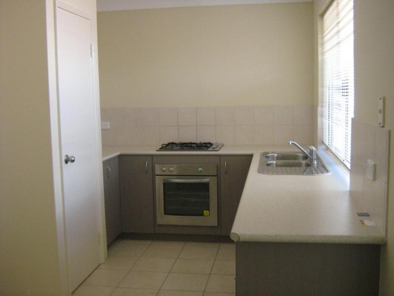 29/91 Lowanna Way, Armadale WA 6112