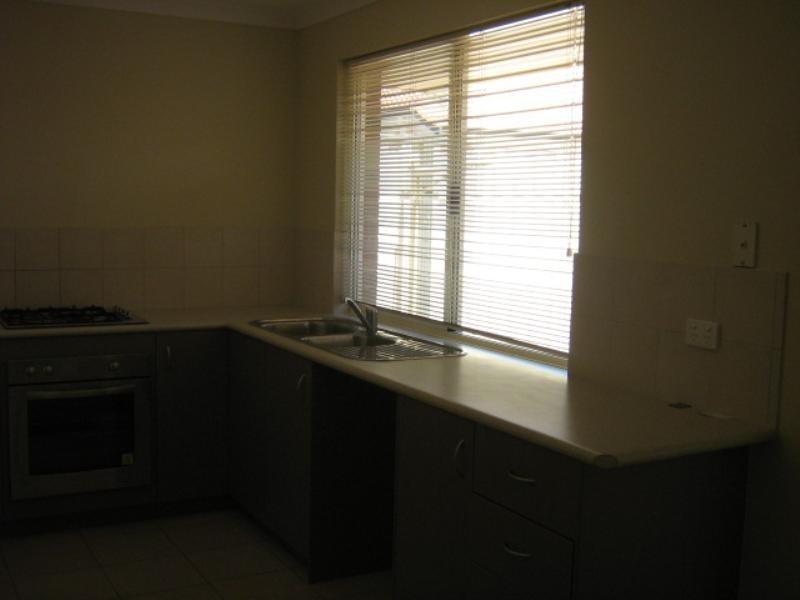 29/91 Lowanna Way, Armadale WA 6112