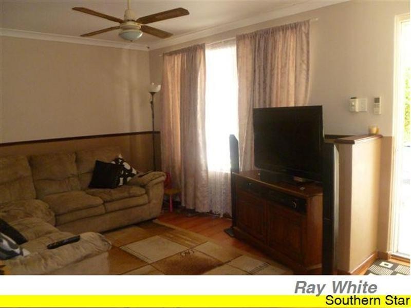 16 Emperor Close, Seville Grove WA 6112