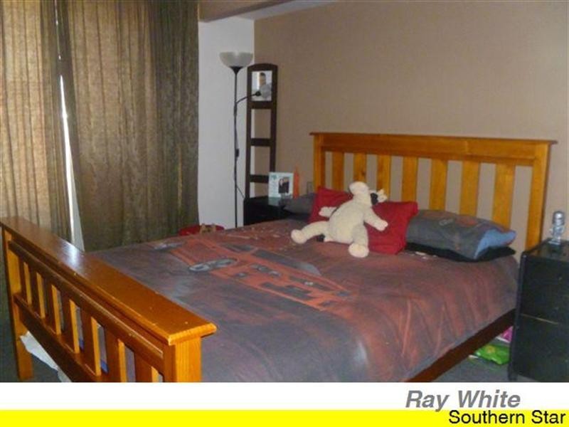 16 Emperor Close, Seville Grove WA 6112