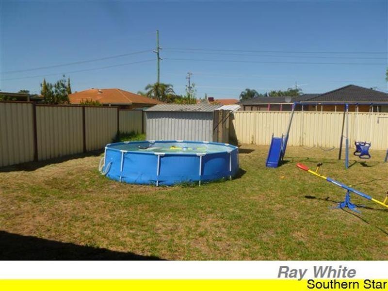 16 Emperor Close, Seville Grove WA 6112