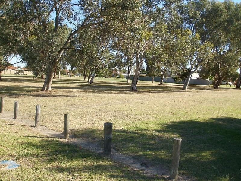 64 Poad Street, Seville Grove WA 6112