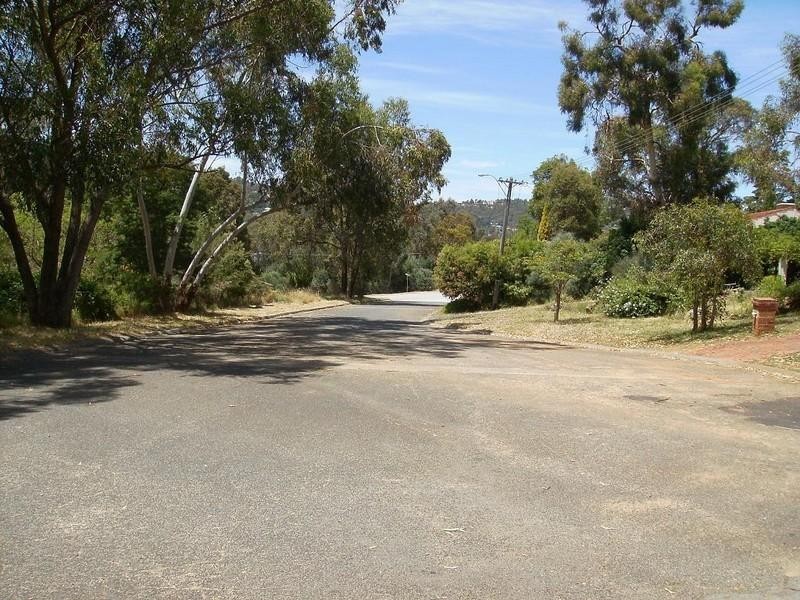 11 Greendale Place, Kelmscott WA 6111