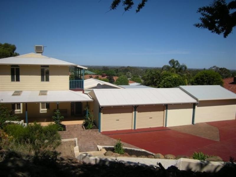 47 Henrietta Avenue, Mount Nasura WA 6112