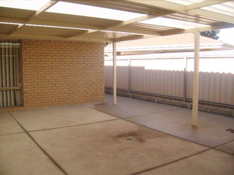 30 Chidzey Drive, Seville Grove WA 6112