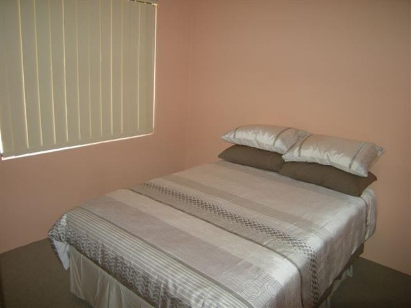 18/67 Braemore Street, Seville Grove WA 6112