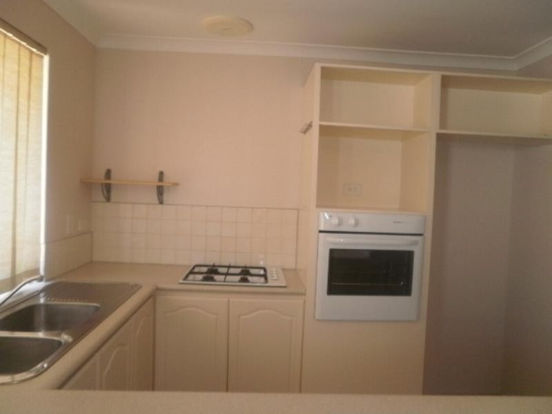 8/27 Babington Crescent, Bayswater WA 6053