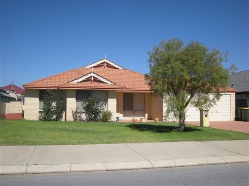 212 Tapper Road, Atwell WA 6164