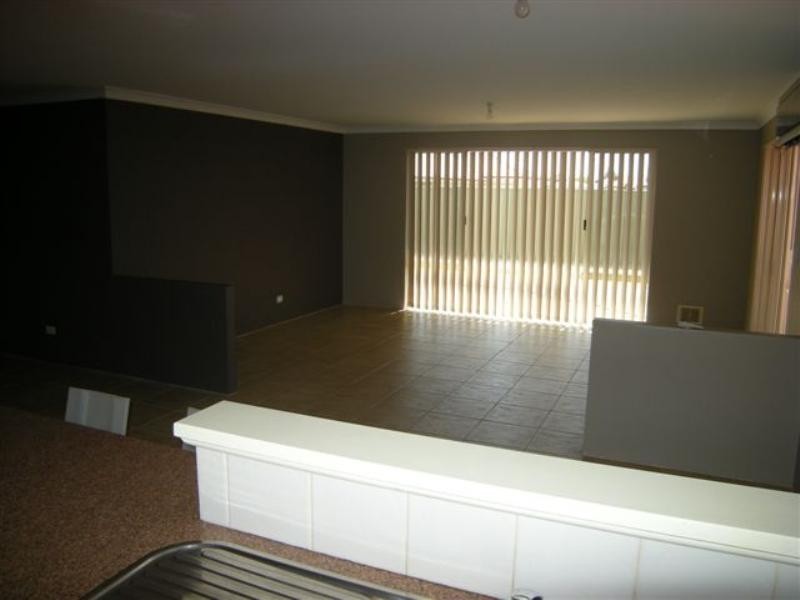 212 Tapper Road, Atwell WA 6164