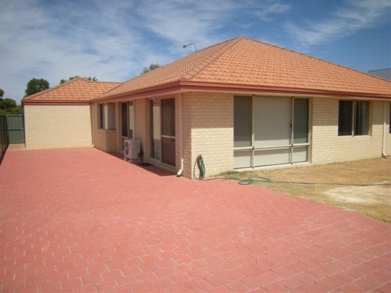 212 Tapper Road, Atwell WA 6164